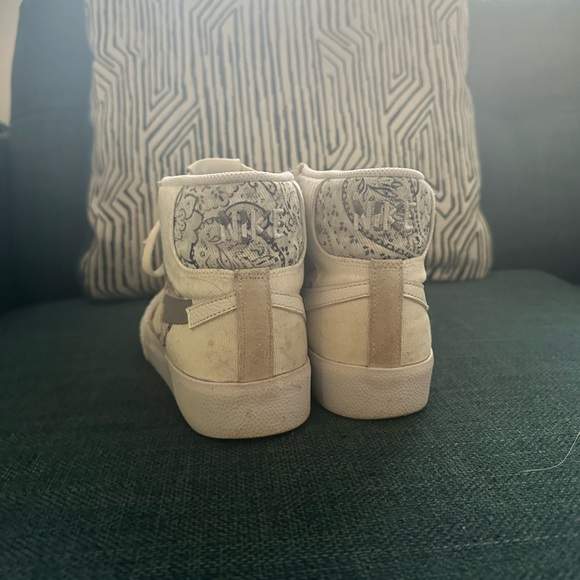 NIKE SB Zoom Blazer Mid Floral - Picture 3 of 4